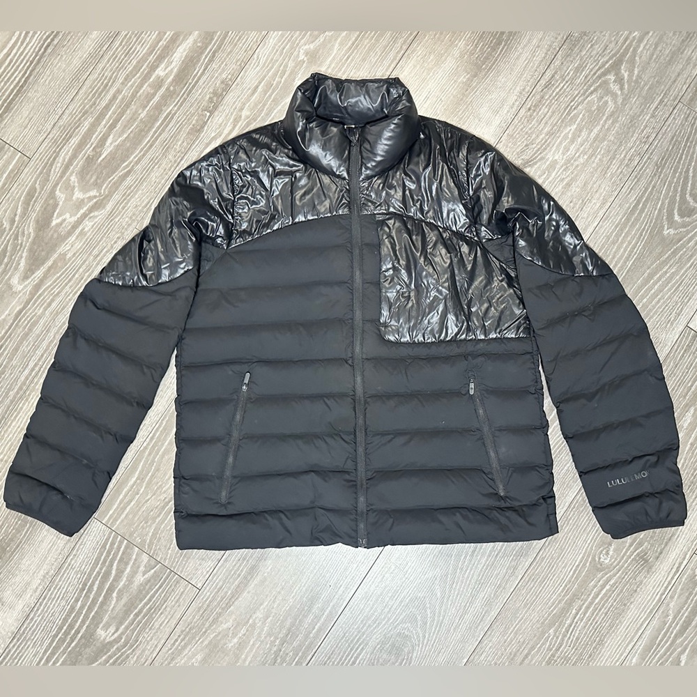 Lululemon - Navigation Stretch Down
Jacket || Black
